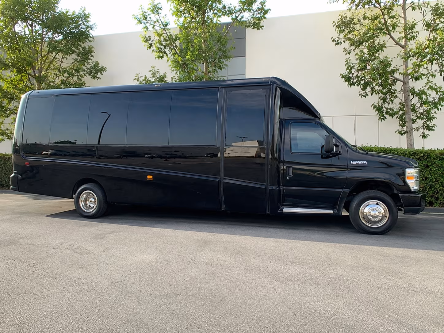 minibuses for surprise elementary school field trips to local museums